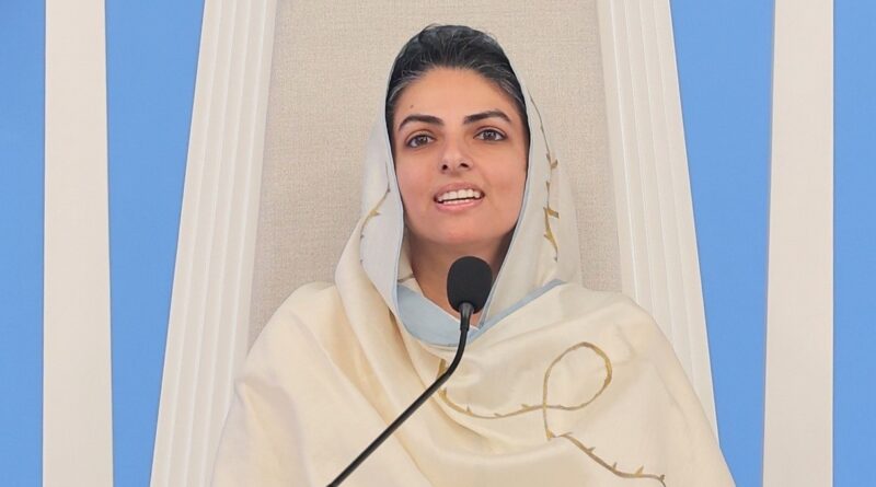 🕊 रुहानियत की अविरल धारा – 78वां निरंकारी संत समागम में सतगुरु माता सुदीक्षा जी महाराज का संदेश“मध्यम मार्ग अपनाते हुए संतुलित जीवन जियें”