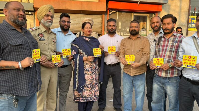विधायक राजिंदरपाल कौर छीना ने सड़क सुरक्षा हेतु स्टेट मीडिया क्लब के सहयोग से लगाए रिफ्लेक्टर